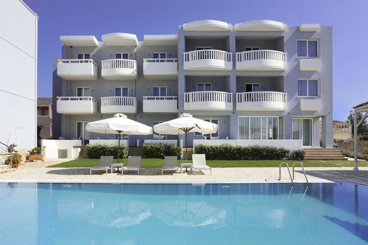 Hotel · Artina Nuovo, Marathopolis