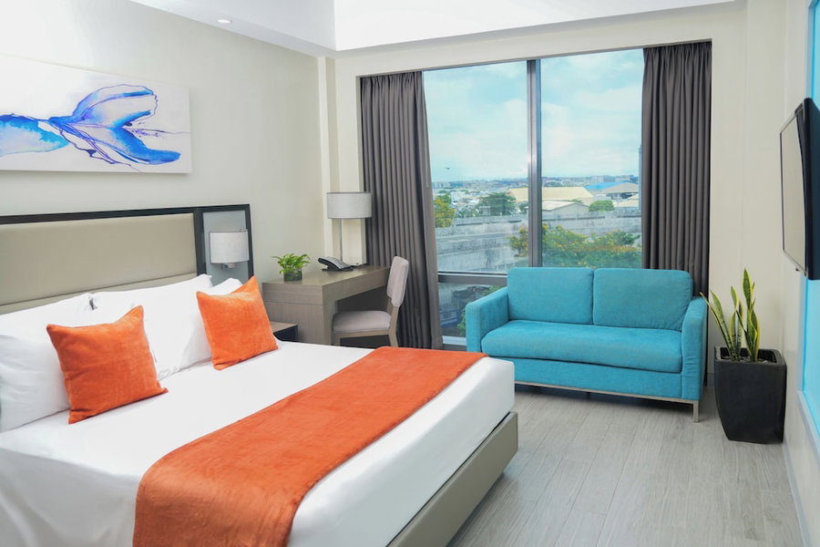 Stay Across NAIA Terminal 3 in Newport City, Manila, Philippines