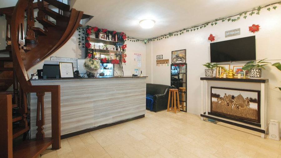 Nearest Hostel Pasay City By Reddoorz, Pasay, Philippines