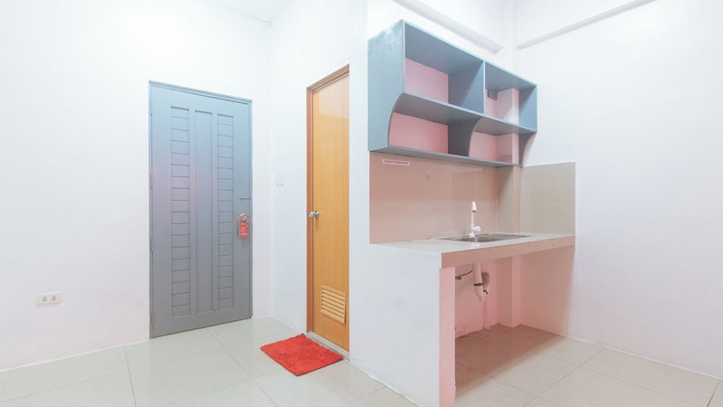 RedDoorz at Najar Residences near NAIA, Pasay, Philippines