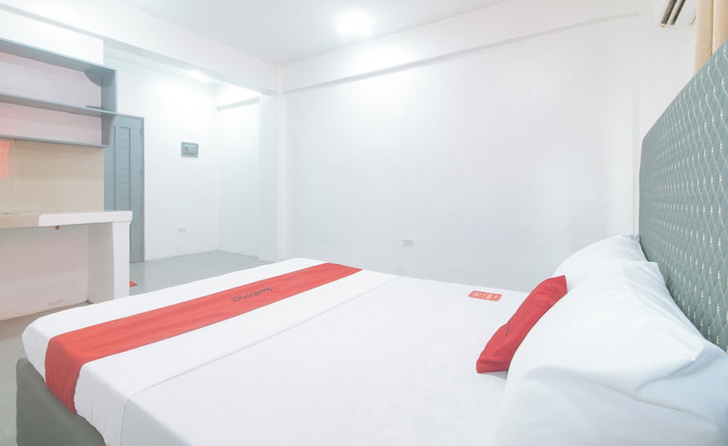 RedDoorz at Najar Residences near NAIA, Pasay, Philippines