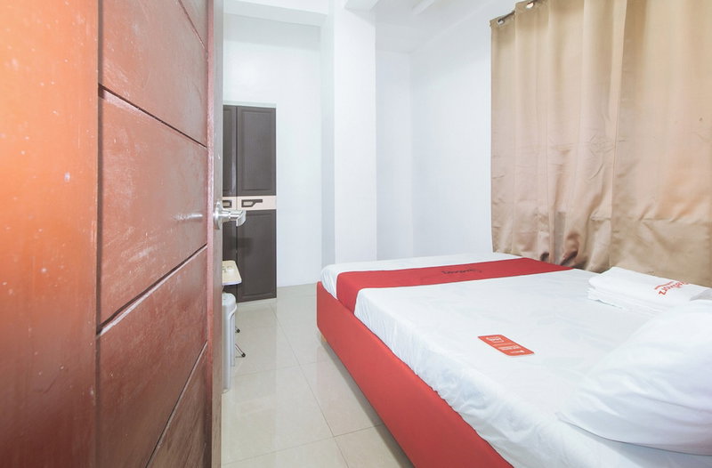 RedDoorz at Najar Residences near NAIA, Pasay, Philippines
