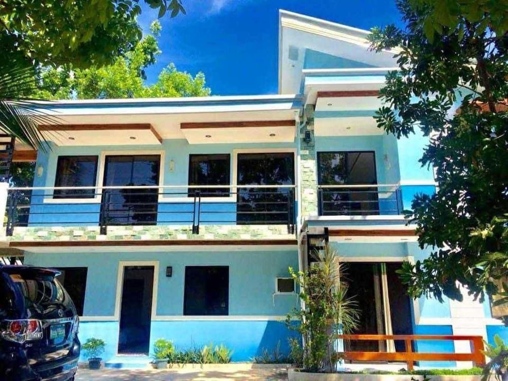 OYO 1166 Hotel Wooden Crib, Philippines