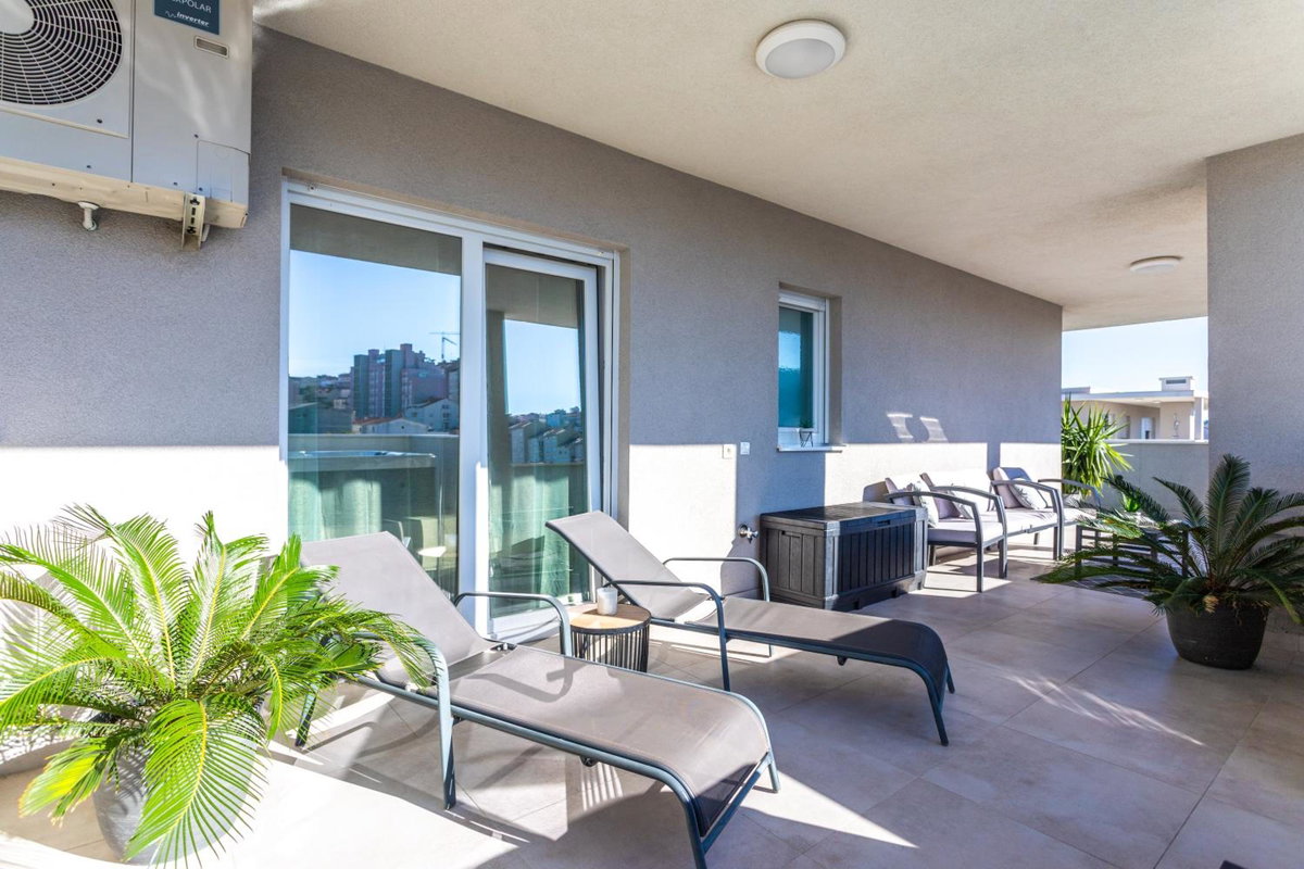 Luxury penthouse Papic with jacuzzi & the view, Croatia