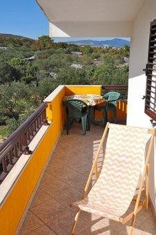 Apartments Villa Annika, Slatine, Croatia