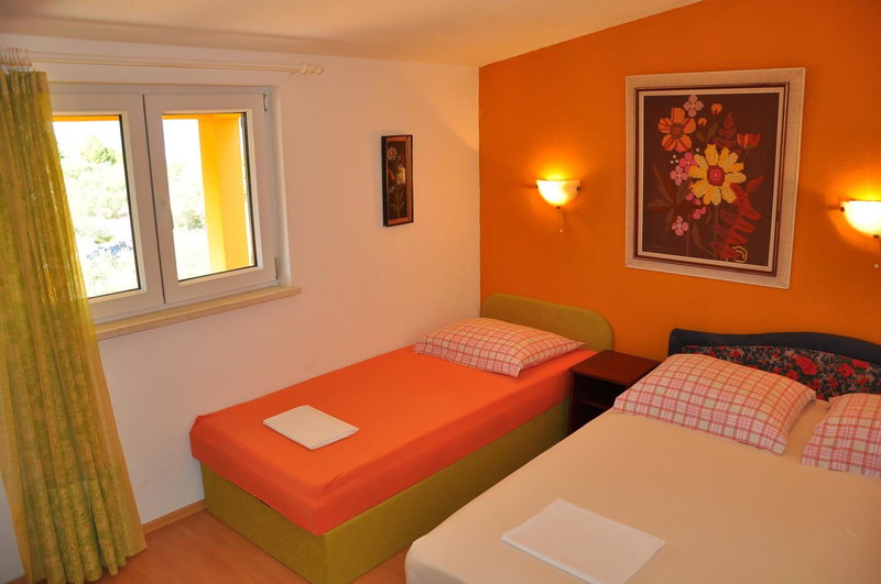 Apartments Villa Annika, Slatine, Croatia