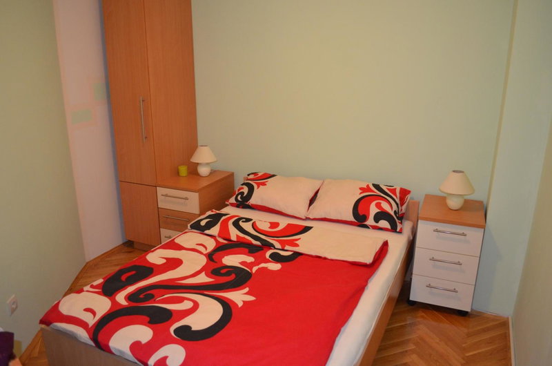 Apartment Viktor,parking, Osijek, Croatia
