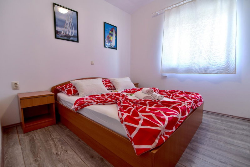 Apartmani LUNA, Vir, Croatia