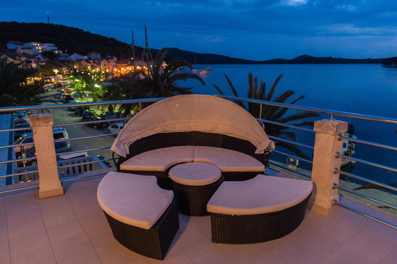 Apartments Cezar, Rogoznica, Croatia