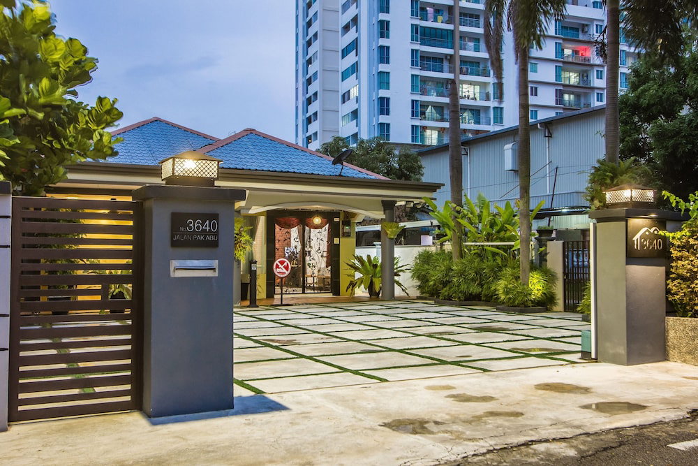 Surprised Homestay by uBook, Malaysia