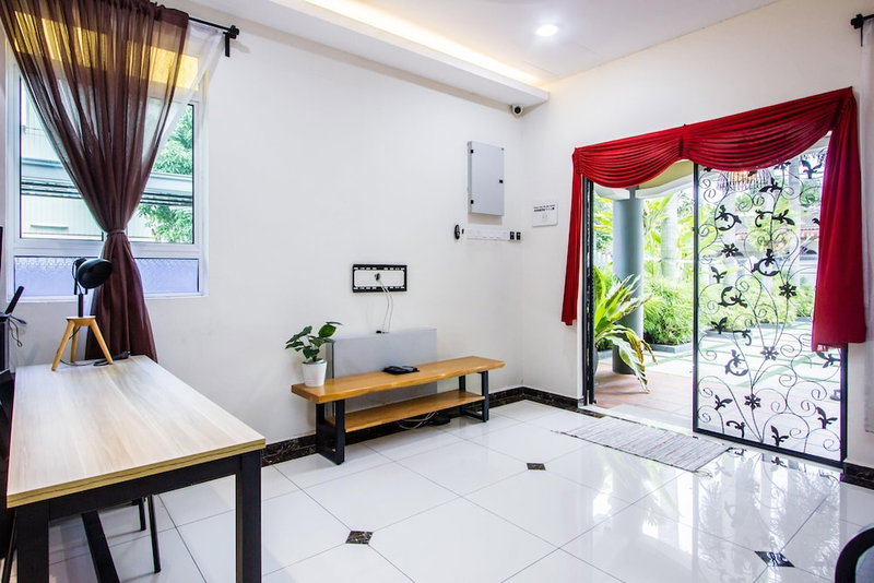 Surprised Homestay by uBook, Butterworth, Malaysia