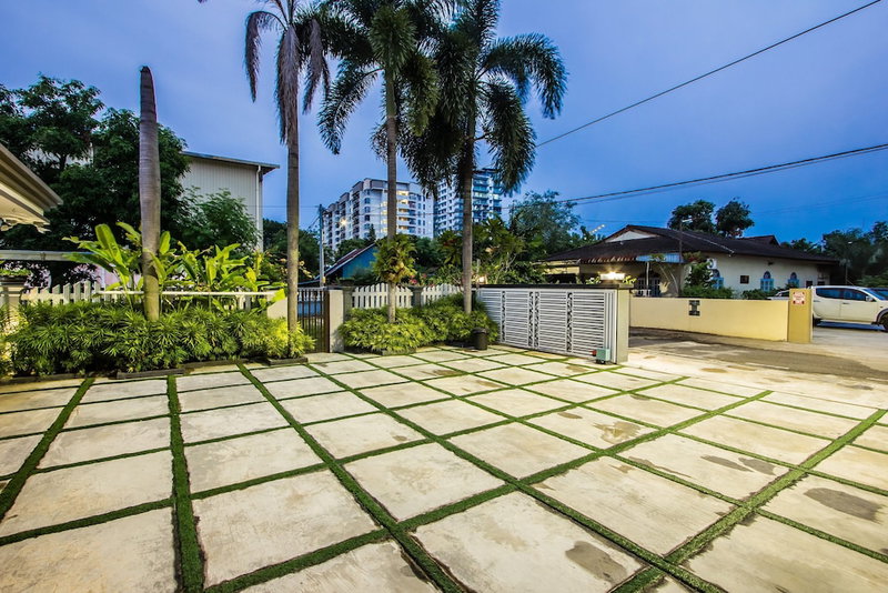 Surprised Homestay by uBook, Butterworth, Malaysia