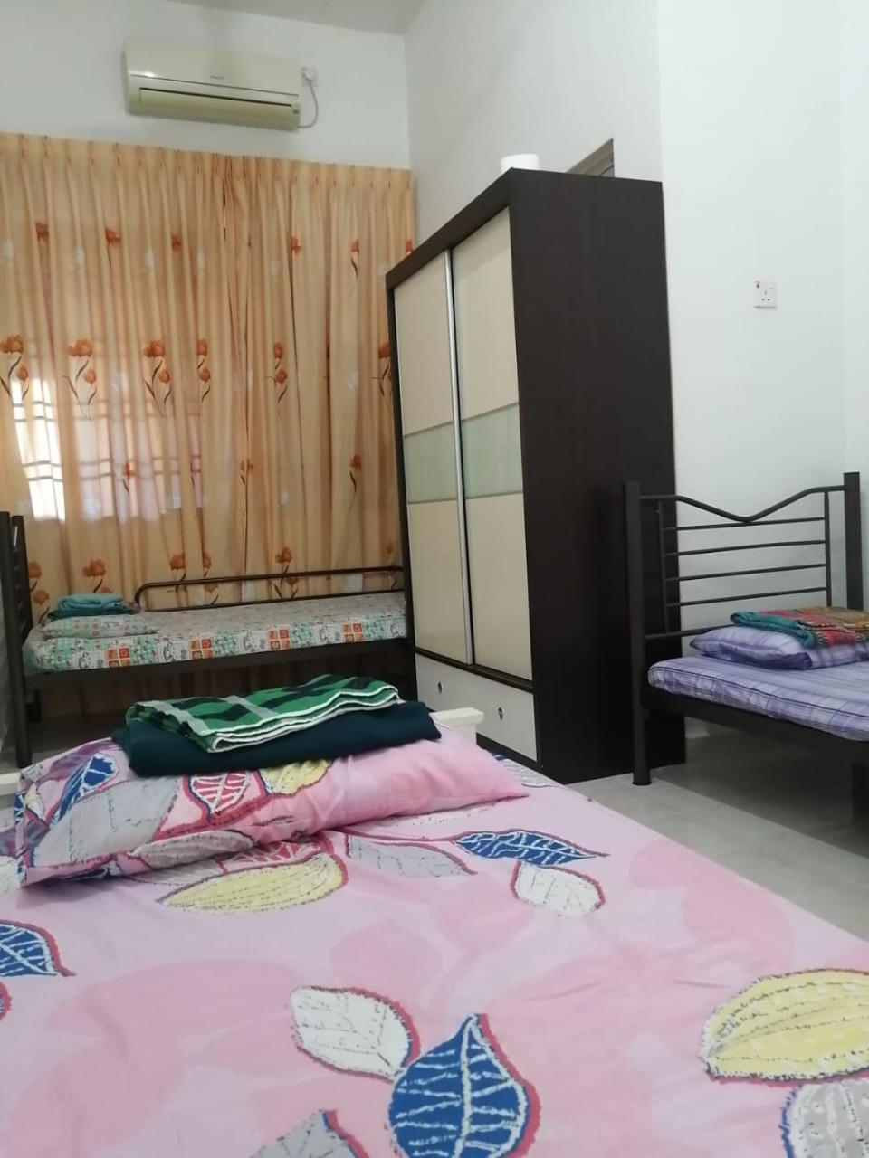 JOYFIN homestay roomstay muar, Malaysia
