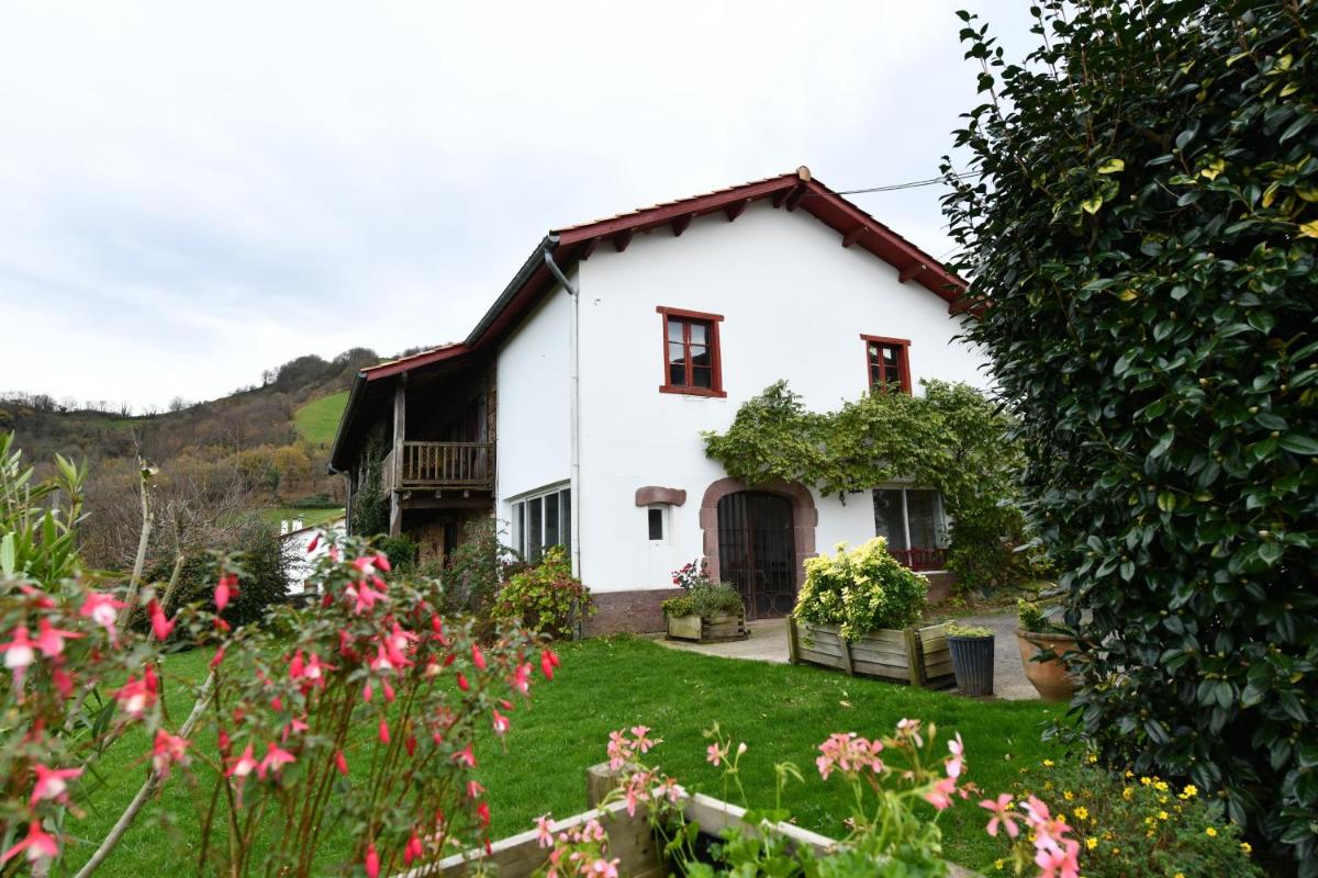 Ferme Ithurburia, France