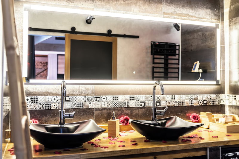 Appart Hotel GLAM88 Suites SPA et SAUNA, Remiremont, France