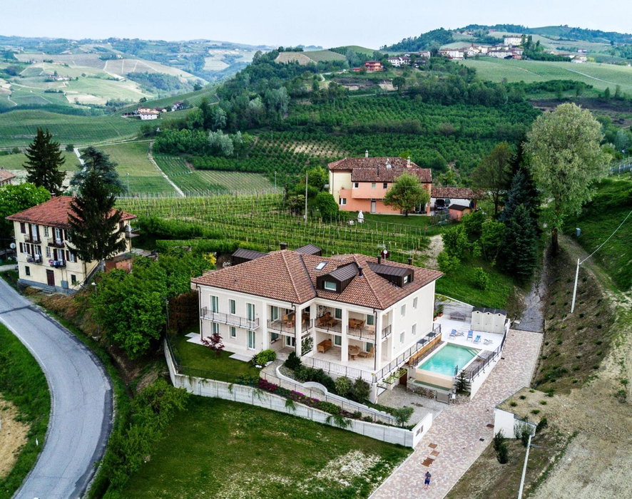 Villa Vitae, Castiglione Falletto, Italy