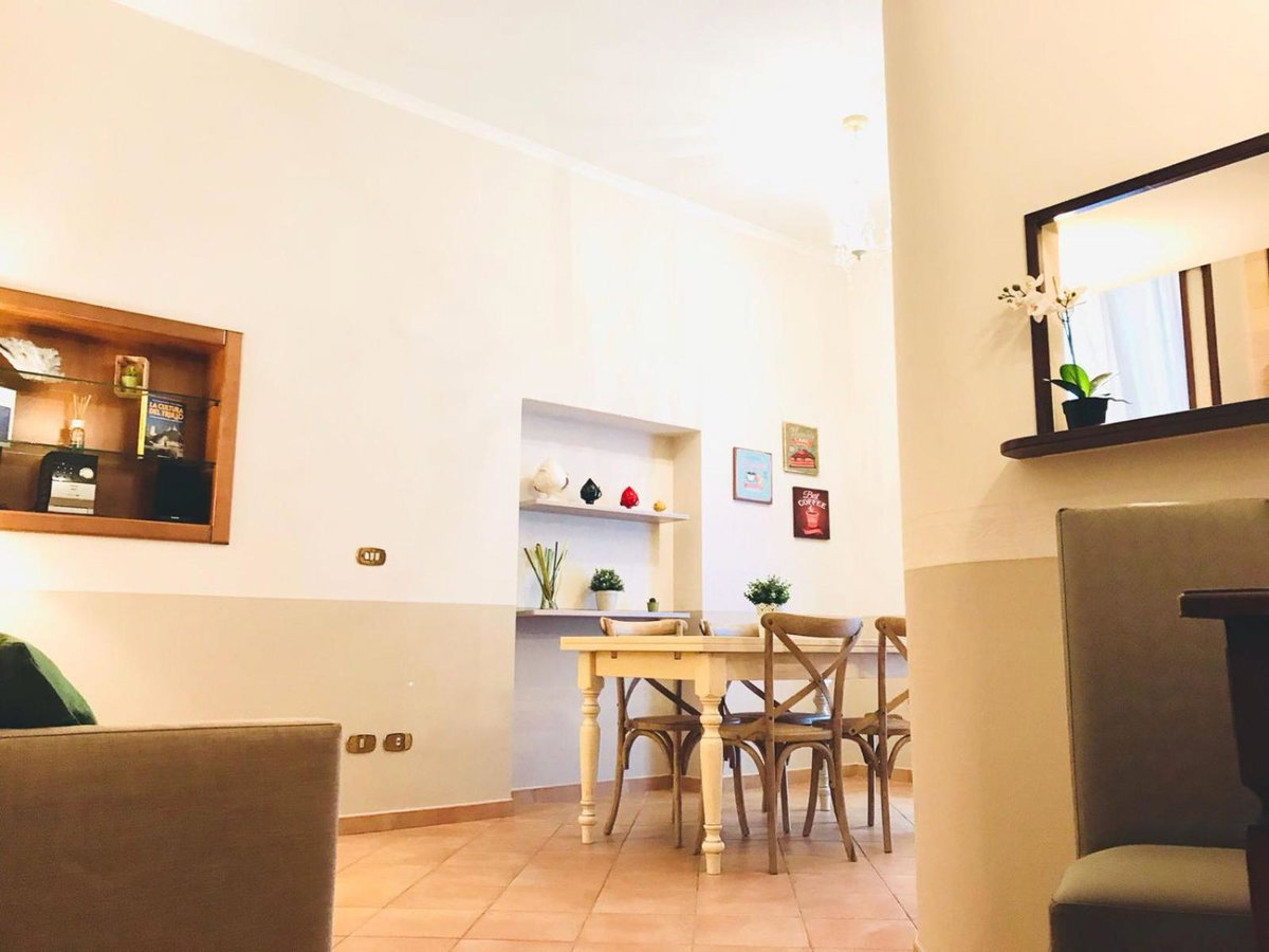 Hotel · A DUE PASSI temporary apartment, Trani