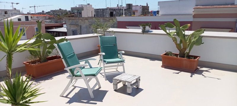 A DUE PASSI temporary apartment, Trani, Italy