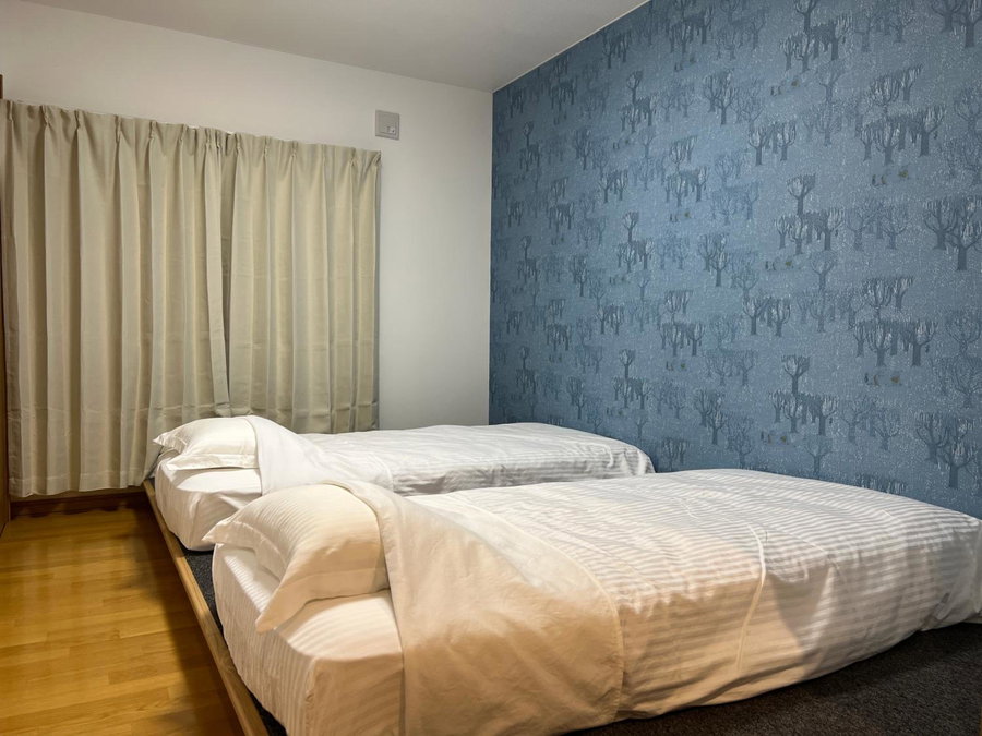 AkB33 Room-2, Teine, Japan
