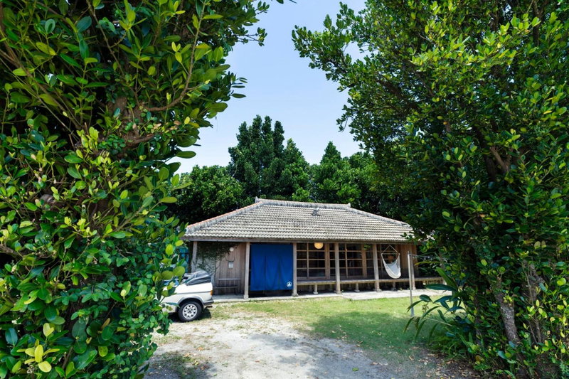 フクギに囲まれた家 さばんぎ沖縄古民家 SAVANGI Okinawan Designed Folk House, Nakijin, Japan