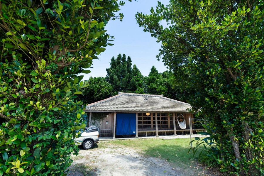 フクギに囲まれた家 さばんぎ沖縄古民家 SAVANGI Okinawan Designed Folk House, Nakijin, Japan