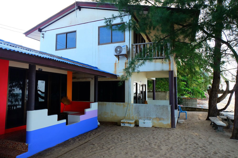 Roong Arun Resort, Thailand