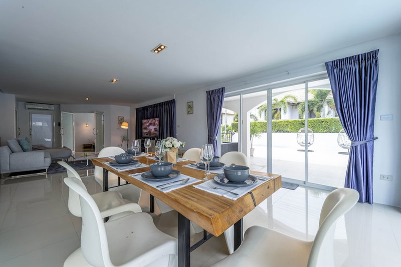 Modern 4 Bedrooms Pool Villa - VY, Hua Hin, Thailand