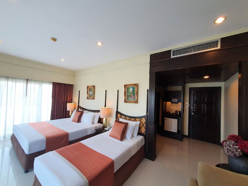 Sunday Chateau En Ville Pattaya, Pattaya, Thailand