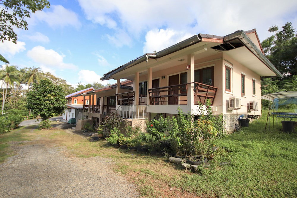 OYO 75373 Chamil House, Thailand