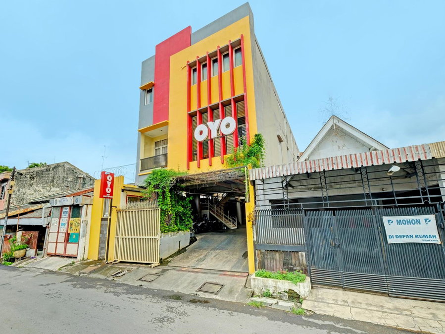 Super OYO 389 Sky Guesthouse, Semarang, Indonesia