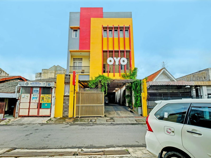 Super OYO 389 Sky Guesthouse, Semarang, Indonesia