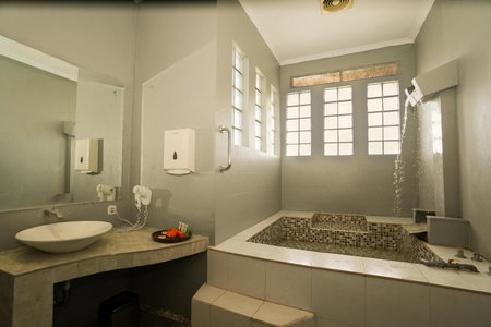 Sabda Alam Hotel & Glamping, Garut, Indonesia
