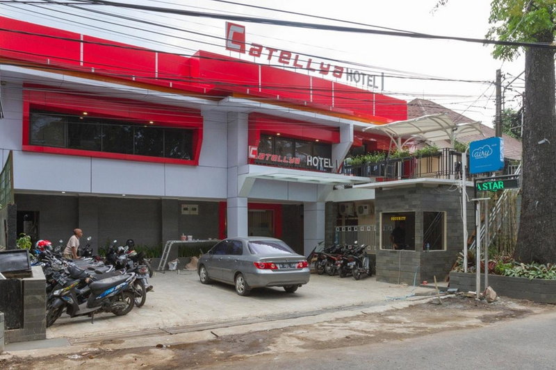 RedDoorz near Istana Plaza 2, Bandung, Indonesia