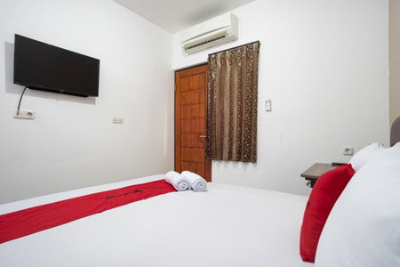 RedDoorz near Eka Hospital BSD City, Tangerang, Indonesia
