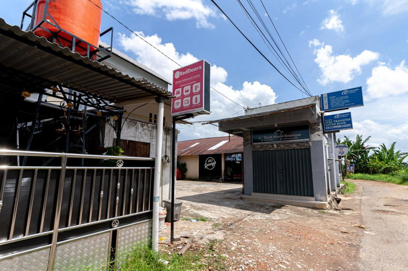 RedDoorz @ Jalan Sidomuncul 2 Jambi, Jambi, Indonesia