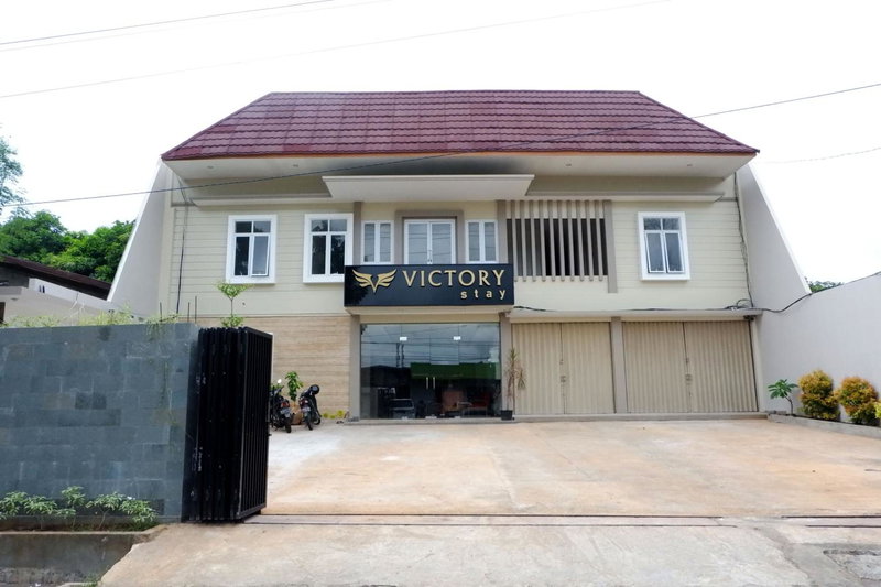 Victory Stay, Srondolwetan, Indonesia