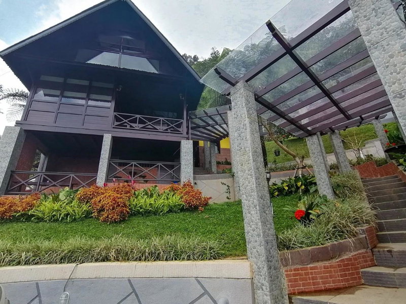 Flower Hill Villa Bali 'Villa Bukit Berbunga Bali', Bedugul, Indonesia