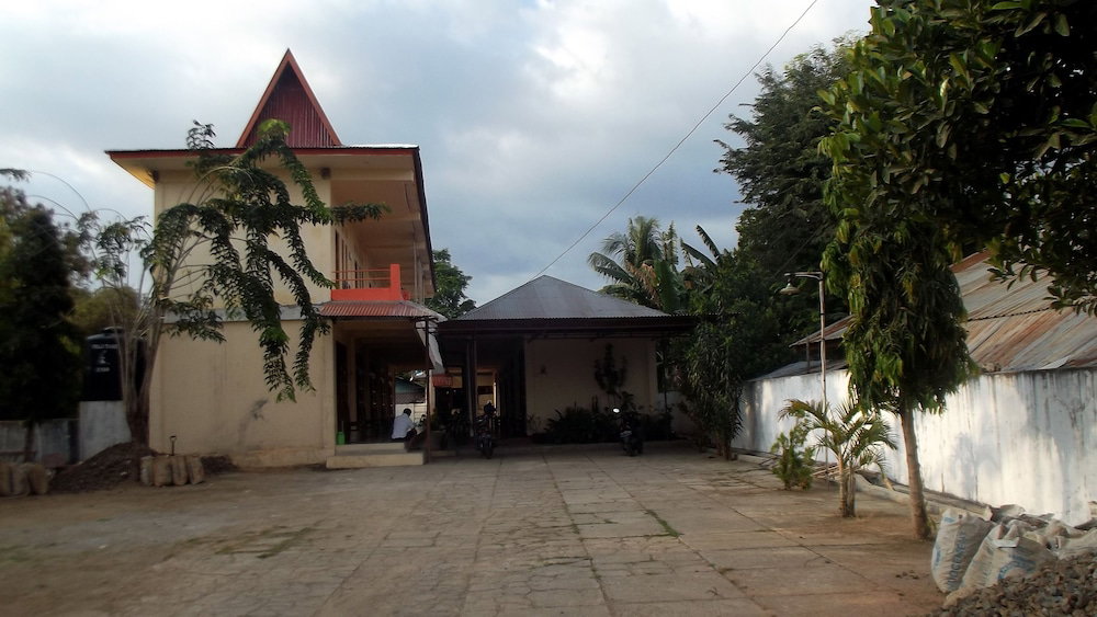 Hotel Aulia, Indonesia