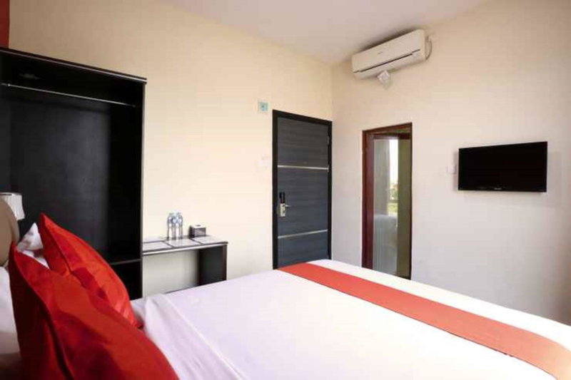 Blitz Hotel Batam Near Sultan Mahmud Ri'ayat Shah, Sekupang, Indonesia
