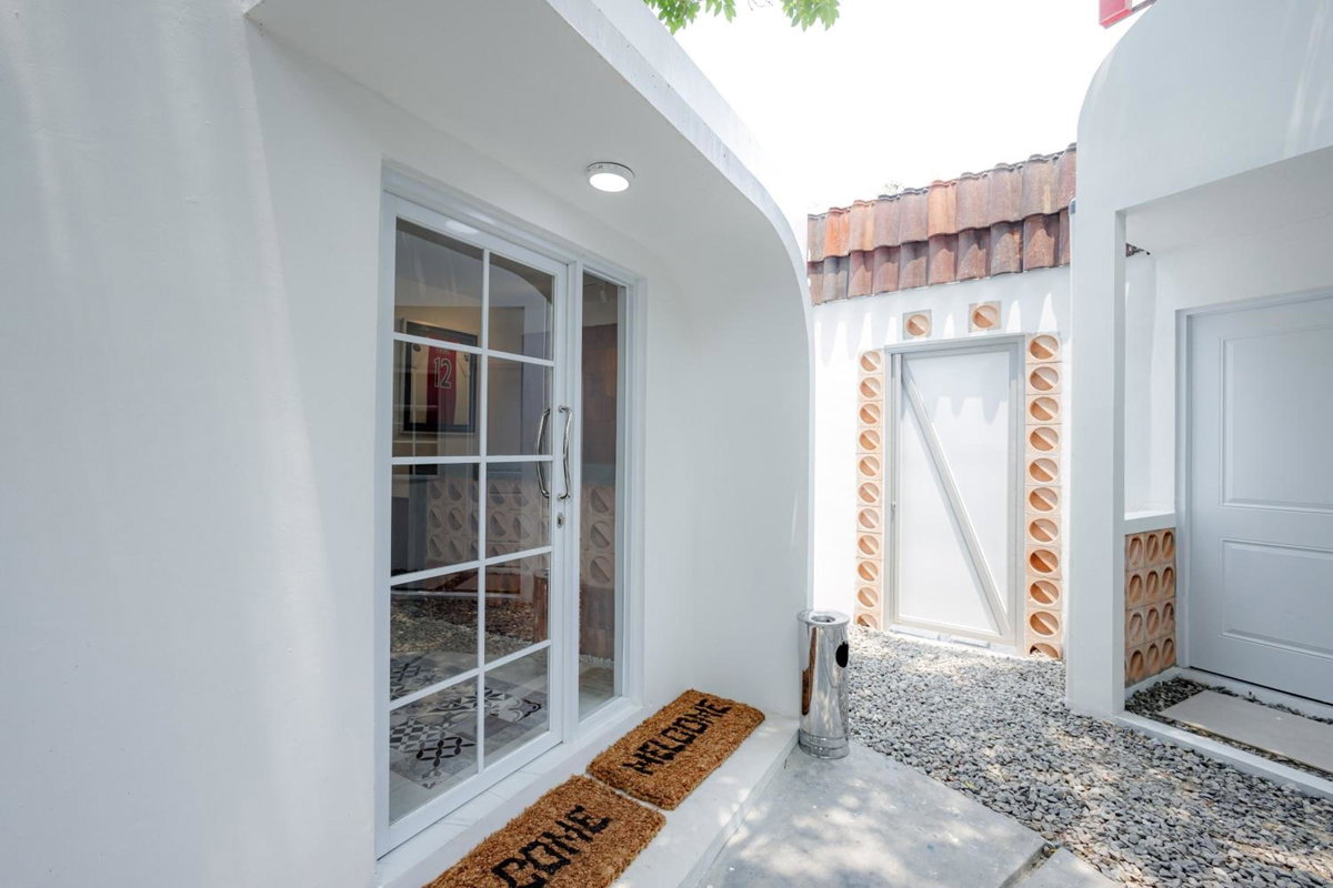 Hotel · RedDoorz Plus at Jalan Gatot Subroto Jakarta, Jakarta