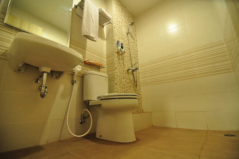 Rangkayo Basa Halal Hotel, Padang, Indonesia