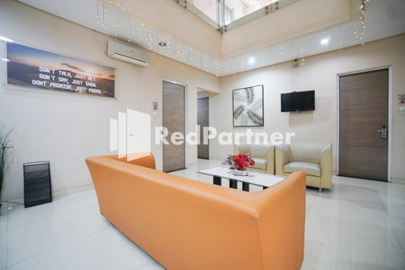 Tirta Mansion Lippo Karawaci Mitra RedDoorz, Karawaci, Indonesia