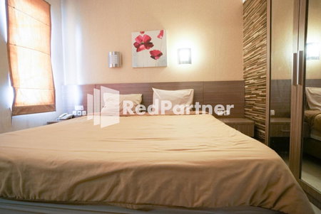 Tirta Mansion Lippo Karawaci Mitra RedDoorz, Karawaci, Indonesia