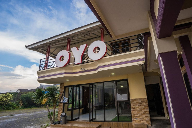 Hotel O Central Batu Near Jatim Park 3 Formerly Bunga Matahari Hotel, Batu, Indonesia