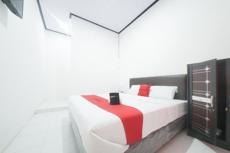 RedDoorz Syariah near Mall Roxy Banyuwangi 2, Banyuwangi, Indonesia