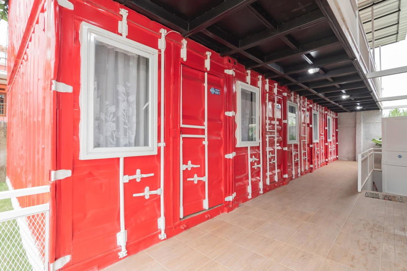 RedDoorz Plus near Lembang Park & Zoo, Bandung, Indonesia