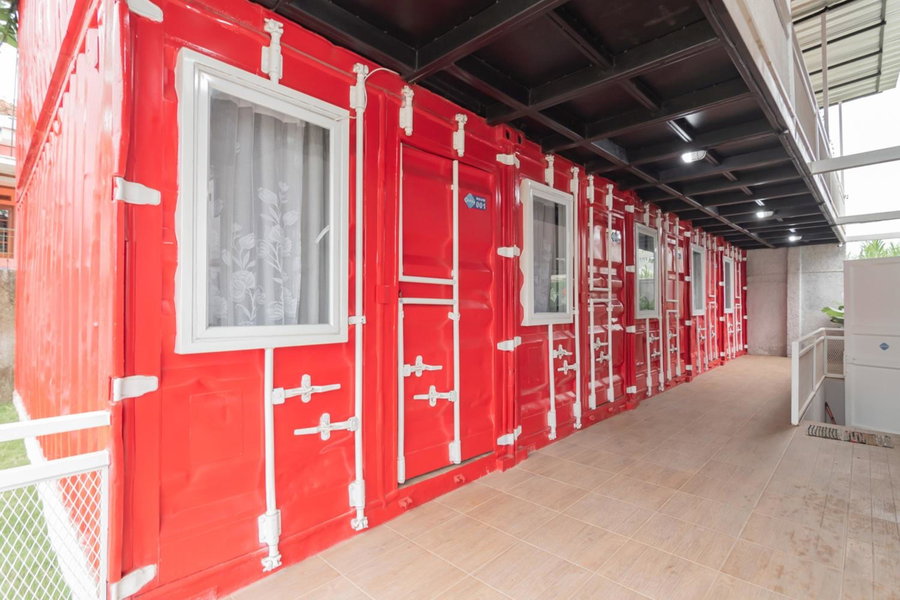 RedDoorz Plus near Lembang Park & Zoo, Bandung, Indonesia