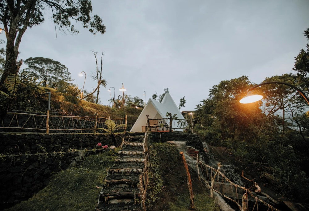 Hotel · Alam Caldera Camp & Resto, Kintamani