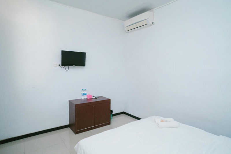Urbanview Hotel Griya Surya Malang by RedDoorz, Malang, Indonesia