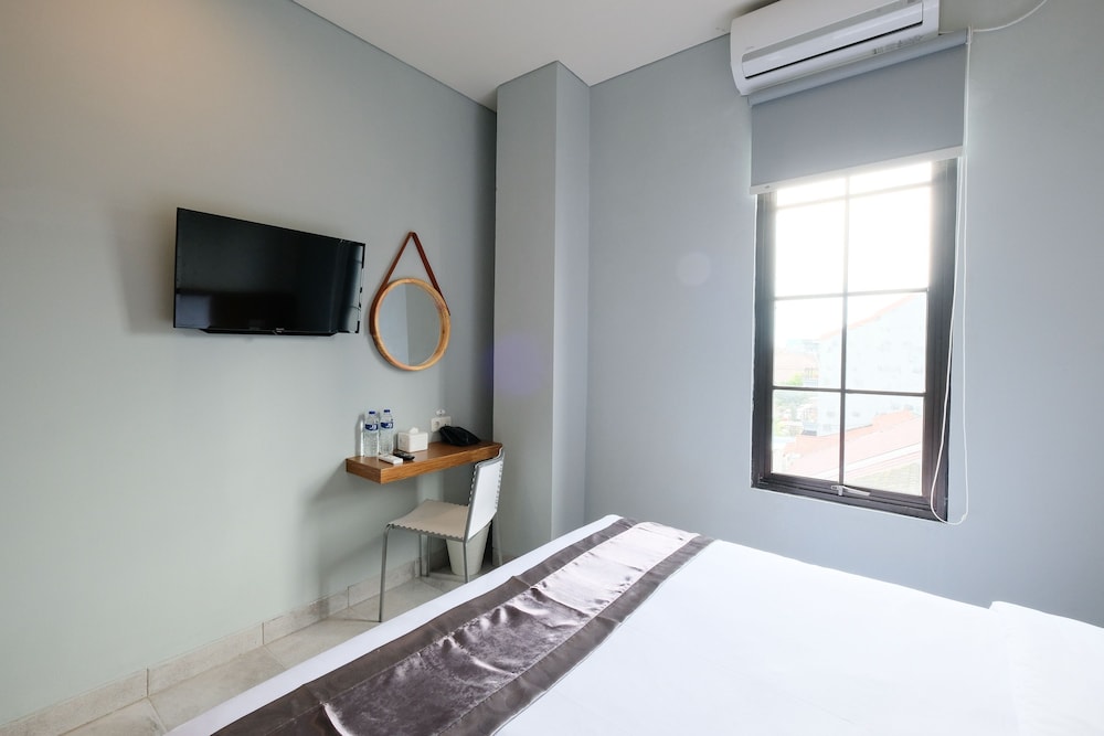Lopi Hotel, Indonesia